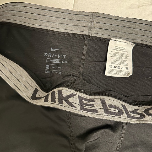 Nike Pro Dri Fit shorts - Picture 2 of 3